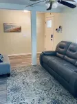 Unit B, Spirit of Folly, Pet Friendly, 2 short blocks - 100 yards - to the beach