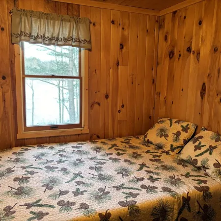 Escape to our cozy Winthrop cabin on Dexter Pond