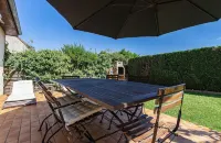 Charming air-conditioned house with garden 5 minutes from Dijon