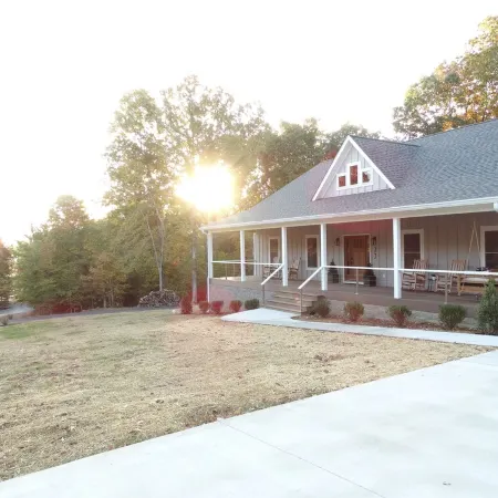Beautiful New Home at Kentucky Lake with Community Pool! Close to Murray State!