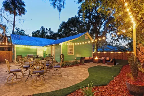 Cozy High Springs Retreat Near Blue Springs, Renovated Pet-Friendly Backyard!