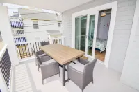 Brand New, 10 houses from beach/boardwalk, AMAZING BEDS!