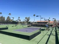 Desert Retreat with Golf course and Mountain views.  Pickle Ball, Tennis, Pools!