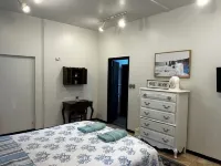 Private, Beautiful apartment in historic district 1/1