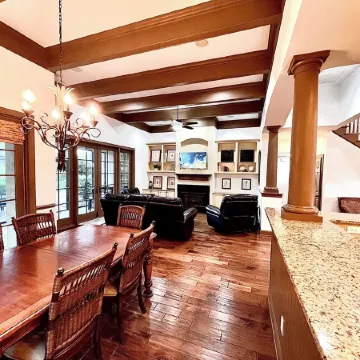 Beautiful 4BR/4BA.Close to HHI/SAV/BEU, 5 minutes to Palmetto Bluff's entrance