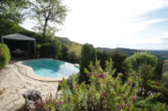 Beautiful Villa, Private Pool, Panoramic Views, Peaceful, Central to All.