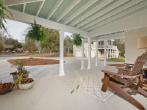 Stunning Lake Moultrie Estate on Deep Water โรงแรมในBerkeley County