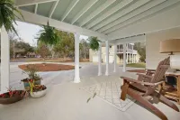 Stunning Lake Moultrie Estate on Deep Water