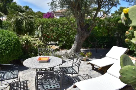 Beautiful, quietly located vacation home in Bon Aire near Alcudia with sea views