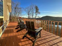 Sunday River House~HTub~Firepit~Wood Stove~Gondola~Move Rm~Amazing Views~Dogs Ok