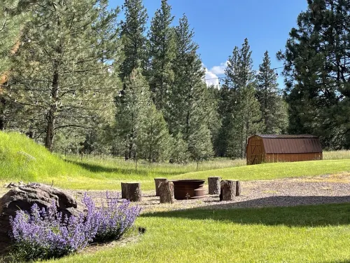 Clearwater Ranch Cabin. Peaceful & Private Mountain Cabin convenient off Hwy 200