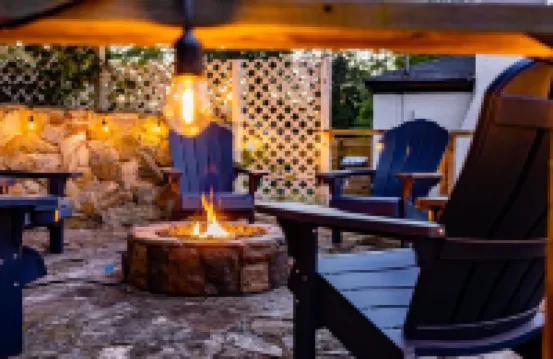 The Cola White House: Sleeps 16 + 4 BDRM w/ Smart TV's + Theater + 7 mins to DT
