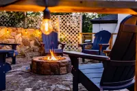 The Cola White House: Sleeps 16 + 4 BDRM w/ Smart TV's + Theater + 7 mins to DT