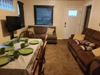 2 Rooms House Close to Downtown with quick freeway