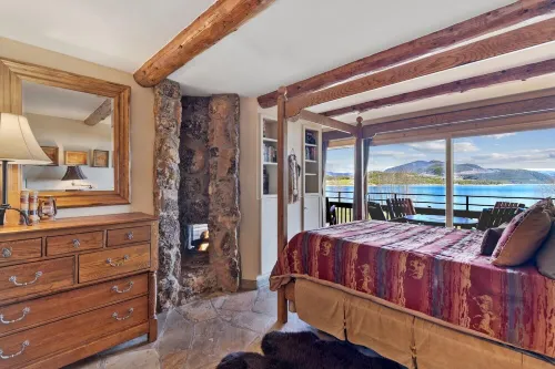 Premier Scenic Lakefront Luxury - Ski Country in the Heart of Colorado