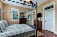 Private Cottage W/Spa and Pool.Fall Rates Are Great!Spa Only after Nov 1st