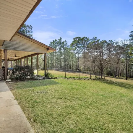 Belle La Vie! Spacious Lake house with gorgeous views!