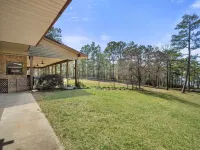 Belle La Vie! Spacious Lake house with gorgeous views! South Toledo Bend State Park附近的飯店