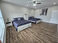 Creekside Manor is you ultimate vacation home to relax with the whole family. Charles T. “Chuck” Tate Waterfront 주변 호텔