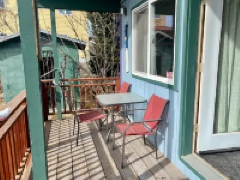 LA SERENA  A HOMER SEASIDE COTTAGE