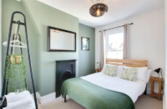 Delightful two bedroom cottage near town centre