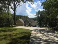 New 6 Bedrooms! Lake Barkley Lake House