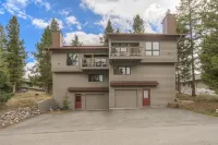 Newly Updated, Amazing Views, Close to Town Center and Ski Resort!