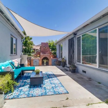Charming, private, pet friendly cottage close to all that San Diego has to offer