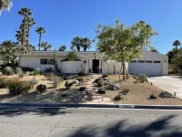 Lrg Home w/Lrg Pool, BBQ Island, Hot Tub in Serene Area South of El Paseo, Shops Hotels near The Living Desert Zoo and Gardens