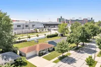 Shadow Lane Tailgate House - Newly Remodeled