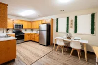Townhome with a peaceful, soothing vibe, featuring KING and QUEEN size beds