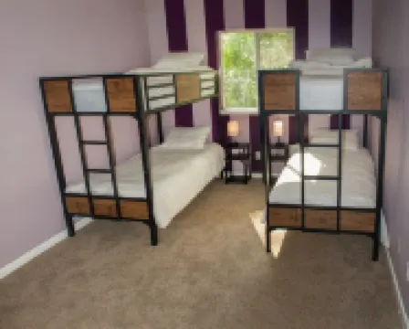 The Wise Raven Retreat, Peaceful and Spacious Home in Big Lake on a forested lot