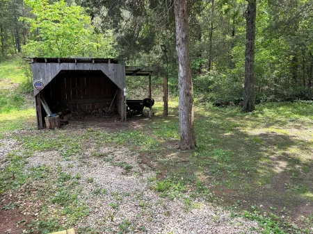 Whole house, secluded getaway near Alley Springs, Eminence , Missouri.