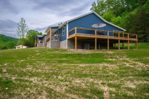 Red River Gorge, Hollerwood Stays! High Speed Wi-Fi, Pet-Friendly! New Home!