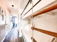 Cozy Beach Condo Sleeps 6 POOL
