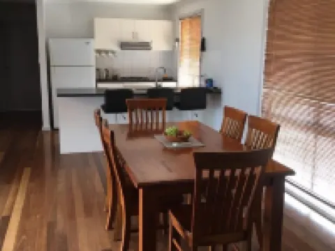 Great ocean views from spacious entertaining deck 세두나 호텔