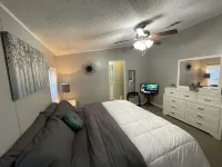 Cave Divers Spring Escape, Sleeps 8+, Relaxing Patio, Fire Pit, Spacious Kitchen