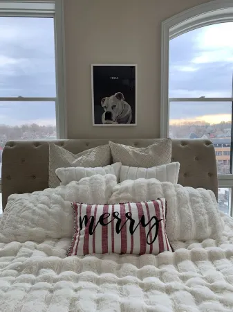 Gorgeous Modern but Cozy -2B2B Condo -Broadway Downtown Saratoga!