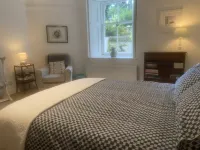 Bright, cosy lower floor flat in Victorian listed villa Hotels in Bridge of Allan