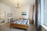 Beachfront apartment w. Terrace, sauna, wallbox, perfect for child+dog, fully fenced Hotels in Zempin