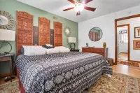 African Oasis- King Bed, Hot Tub
