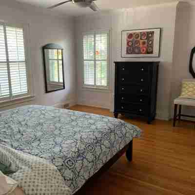 Village of east Davenport retreat Rooms