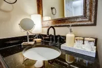 Argenta *No Cleaning Fee* Maple and Main
