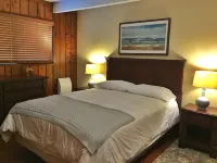 Miramar Beach oceanfront home w/ amazing deck views & just steps from the beach Hotels in El Granada