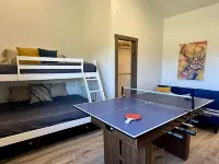 滑雪纜車附近度假屋，全新，4臥4衛，可住13人，帶桑拿，山景 - 4 星級