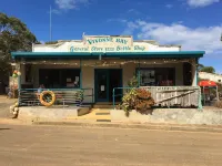 Island Time at Vivonne Bay - short walk to beach