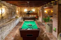 Cal París rural house - private pool Hotel a Urgell