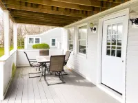 Beautiful 3 bedroom house by the ocean Hotels in Fairhaven