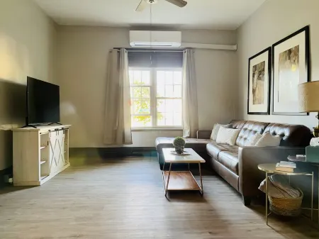 Suite Home Indiana #1