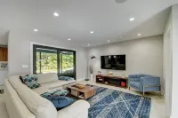 Beach House with Pool, Luxurious & Contemporary